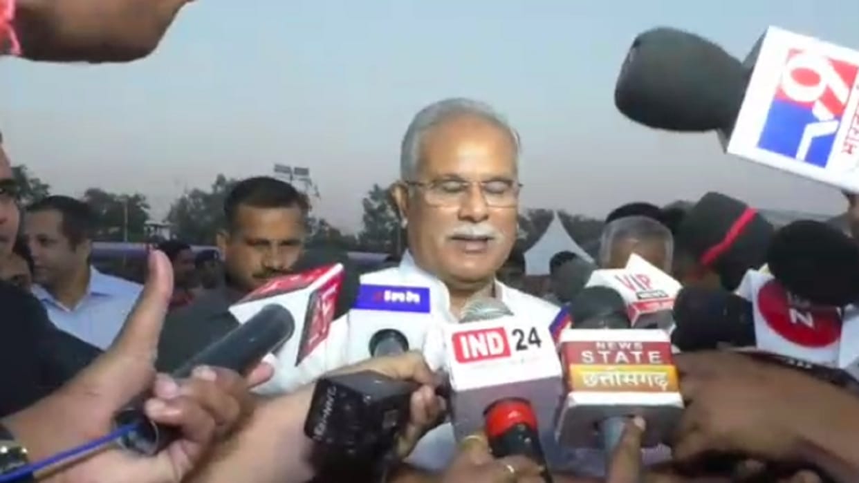 Bhupesh Baghel attacks on Kejriwal on photo of Lakshmi-Ganesh on note