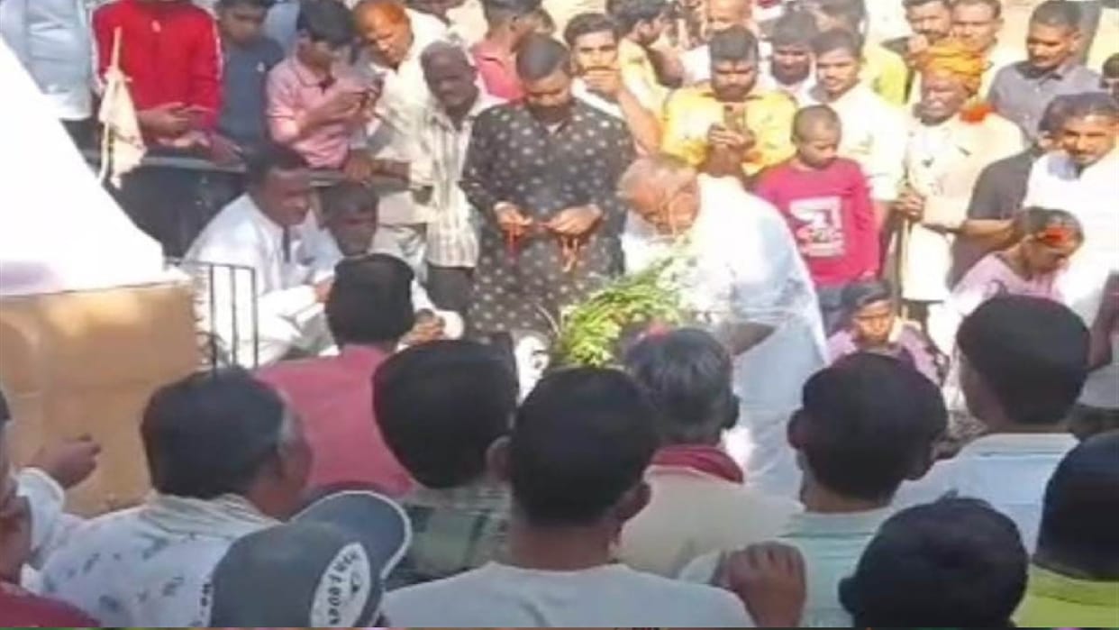 Five wrestlers are unable to uproot the rare plant even together the mysterious practice in Dhaboti village