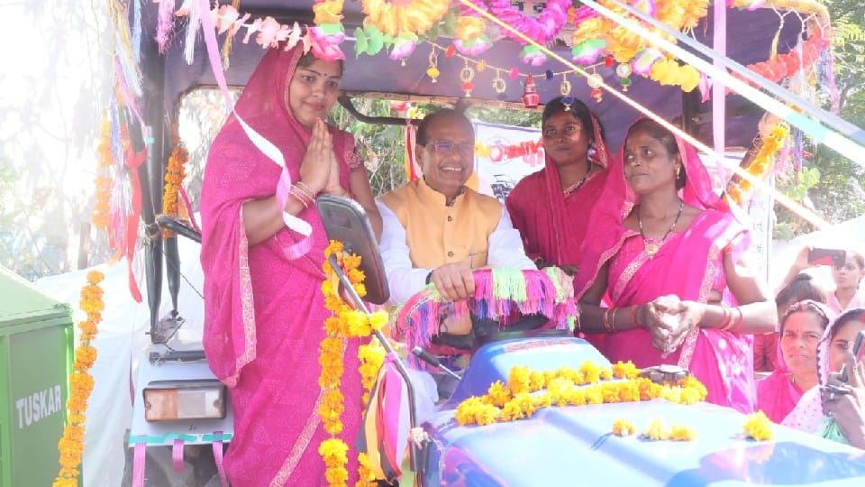 MP News: Why CM Shivraj had to tell the villager that 'Khao Meri Kasam', know the whole matter
