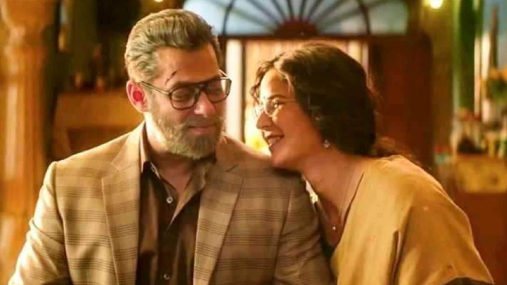 Merry Christmas Katrina kaif Vijay Sethupathi film will not release on Christmas directed by Sriram Raghavan