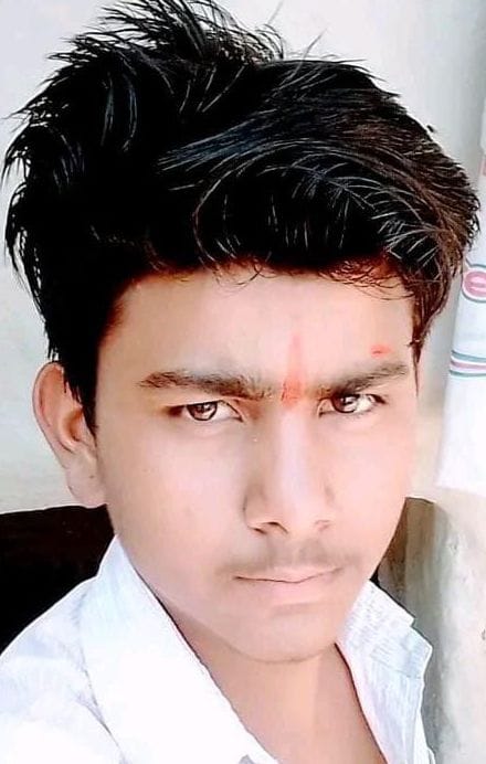 Banda: JCB crushed two teenagers sitting under a tree