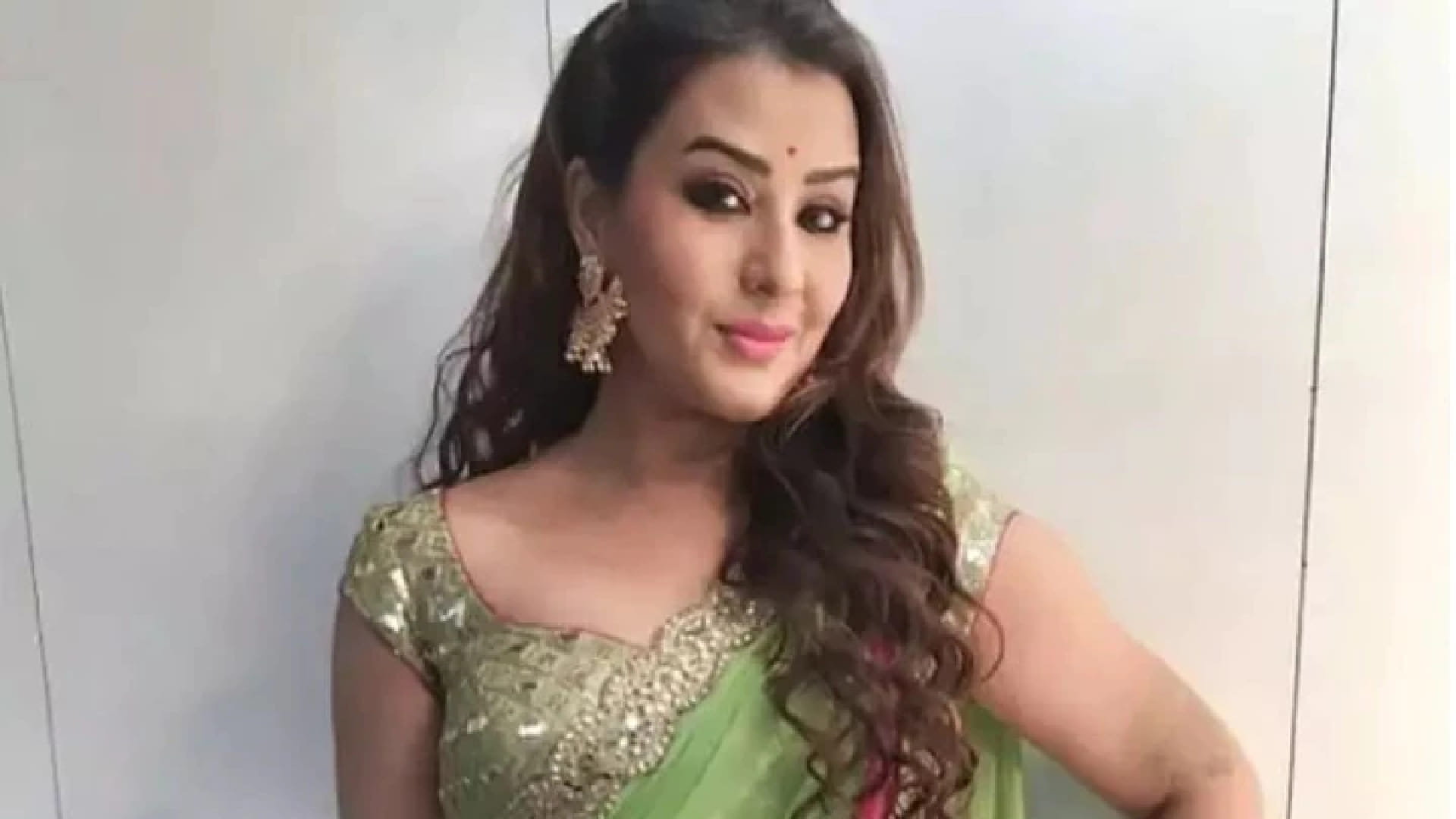 Shilpa Shinde gets angry on Jhalak Dikhhla Jaa 10 judges Karan Johar and Nora Fatehi after her eviction