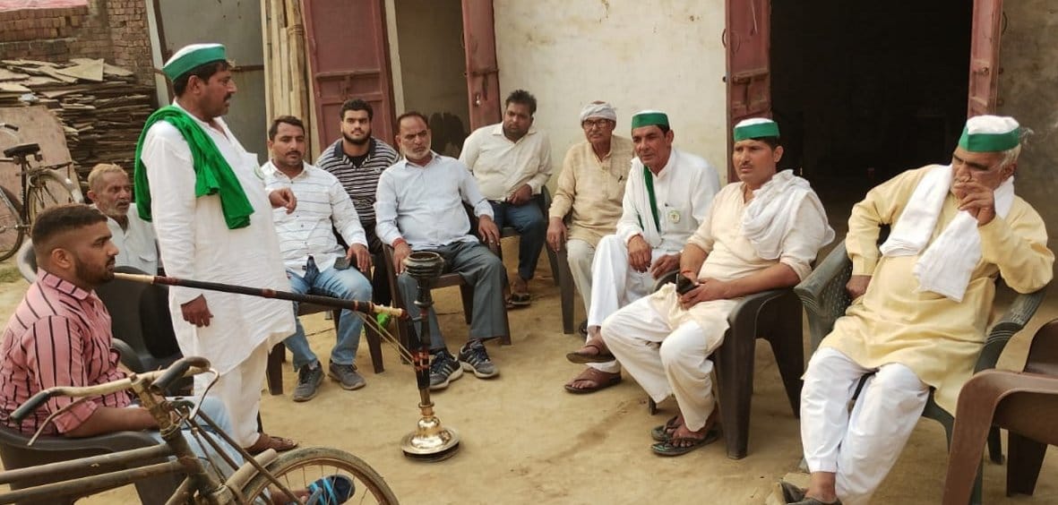 protested against not accepting kisan card on toll
