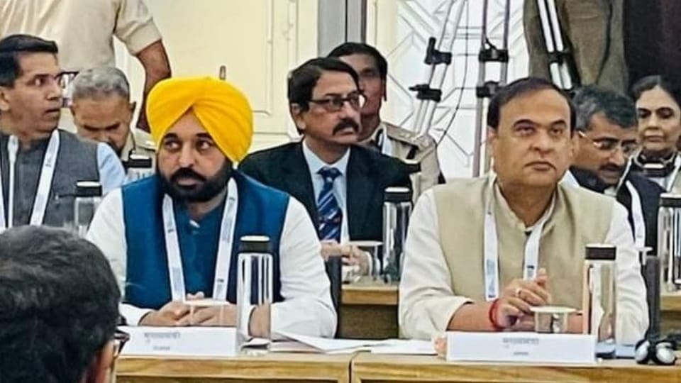 Punjab CM Bhagwant Mann demands Home Minister Amit shah to move barbed wire on border closer to actual border