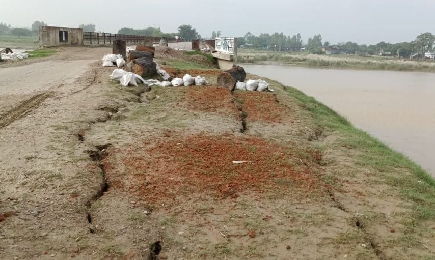 damaged aproach road was not repaired