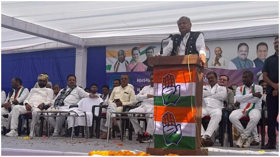 Rajasthan leaders will campaign in Gujarat elections BJP congress CM Gehlot