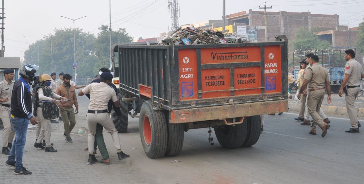 System failed: Corporation officers had to pick up the garbage at 4 o'clock in the morning, if the garbage was filled in the trolley, then the striking workers came in protest