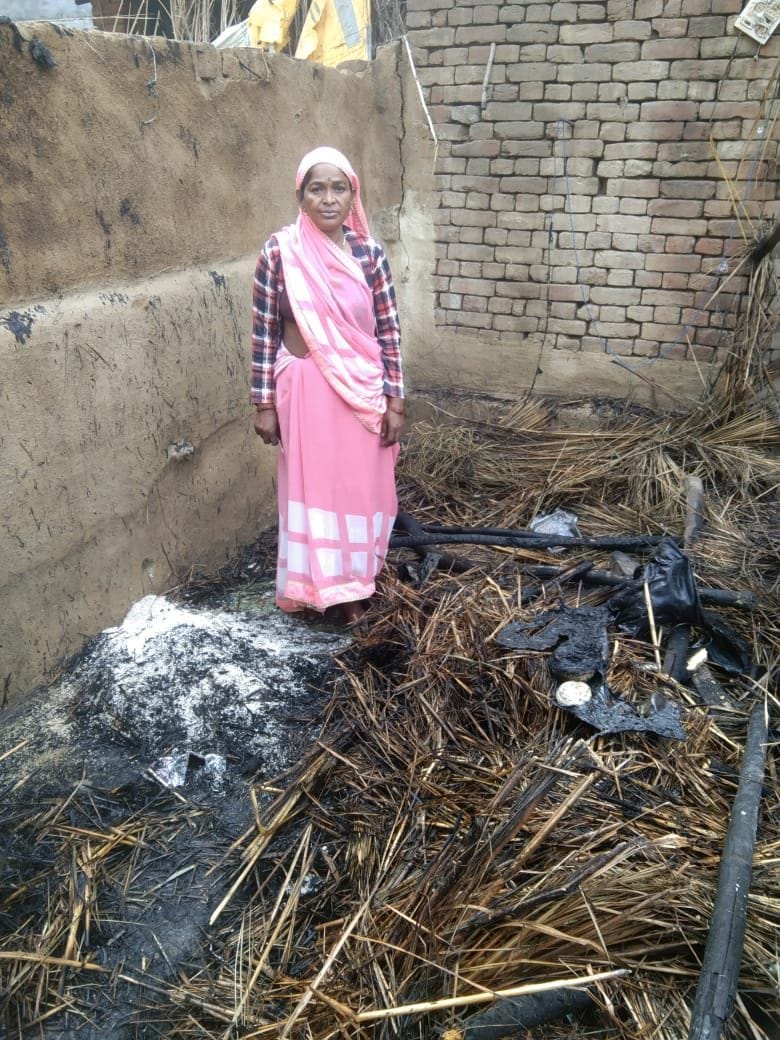 Hathras: Poor's hut burnt to ashes due to firecracker fire