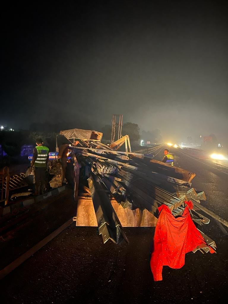 Five people including three women injured in the accident