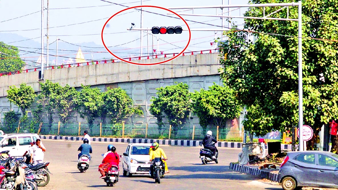 Noida Traffic Police compiles hit list of repeat traffic rule violators and seizing vehicles using ISTMS