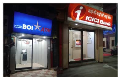 खाली पड़े एटीएम