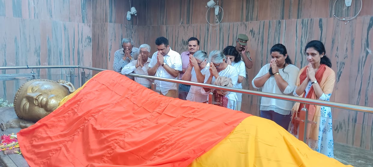 deputy high commisoner worship in kushinagar