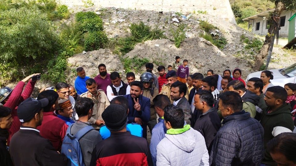 Protest continues regarding recycling plant, SDM talks with the residents, inconclusive