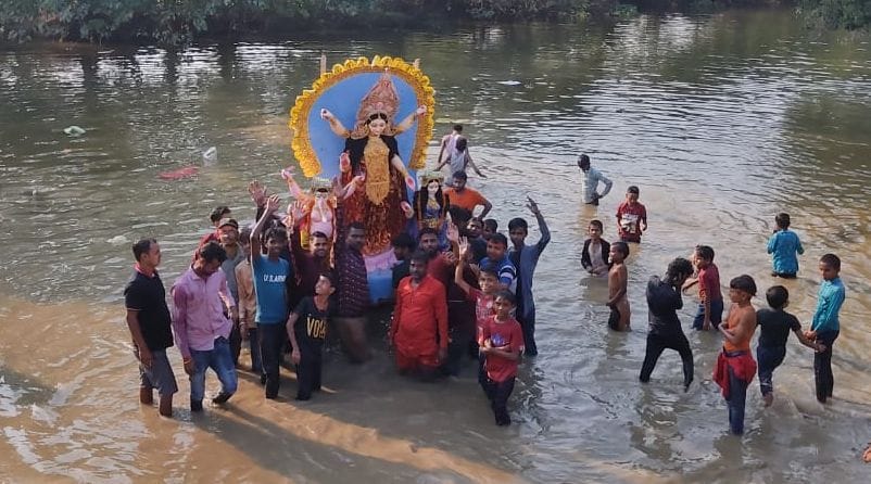 idols of goddess luxmi desolved in river