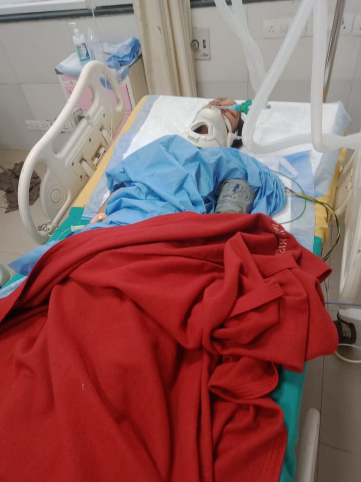 Bus accident serious injured treatment is not done properly in AIIMS Rishikesh Cm Dhami Uttarakhand news