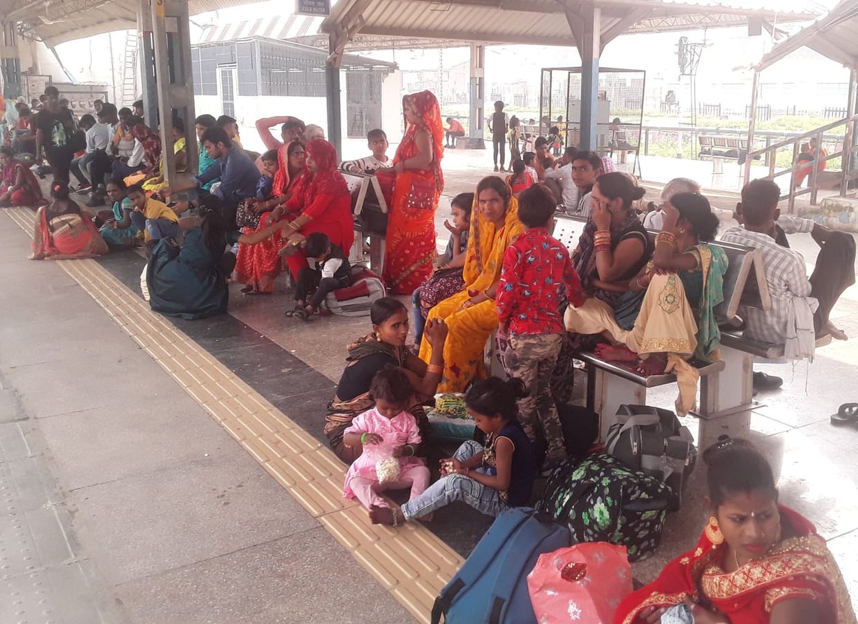 Four trains including Patilputra, Utsarg Express were stopped