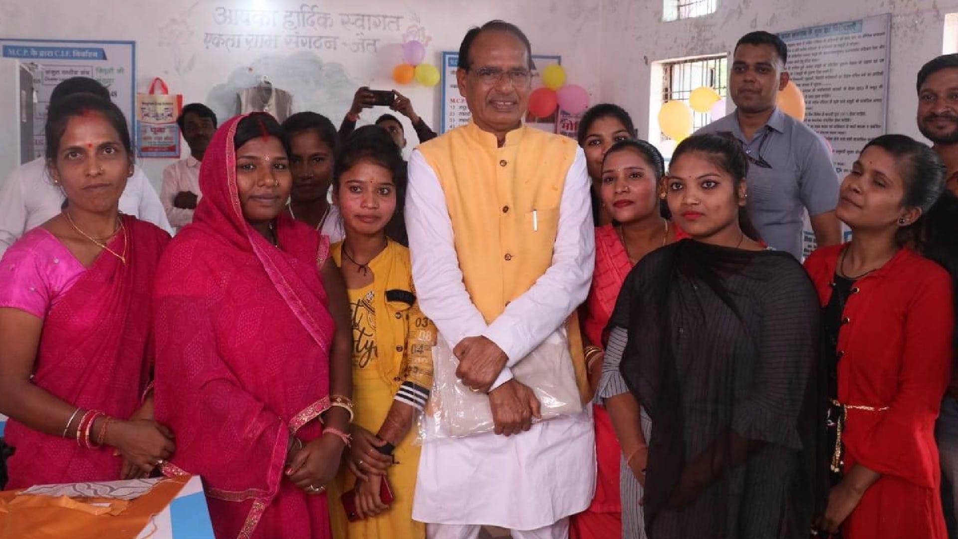 CM Shivraj gave tractor to Custom Hiring Center appreciated the work of self-help group in sehore