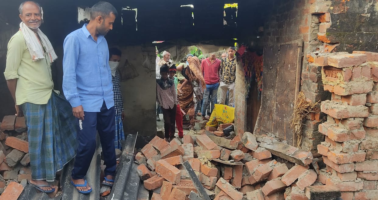 wall of house fallen, lady died
