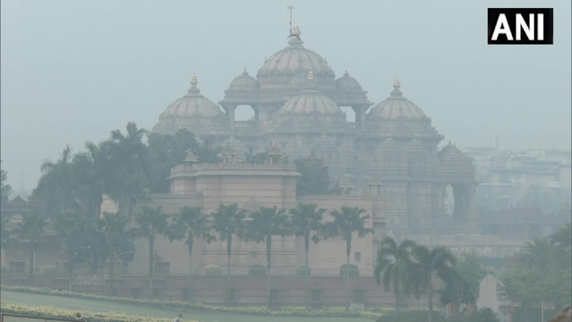 Delhi NCR AQI Today Delhi Air Quality Index Crossed 350 GRAP s third level implemented in Delhi