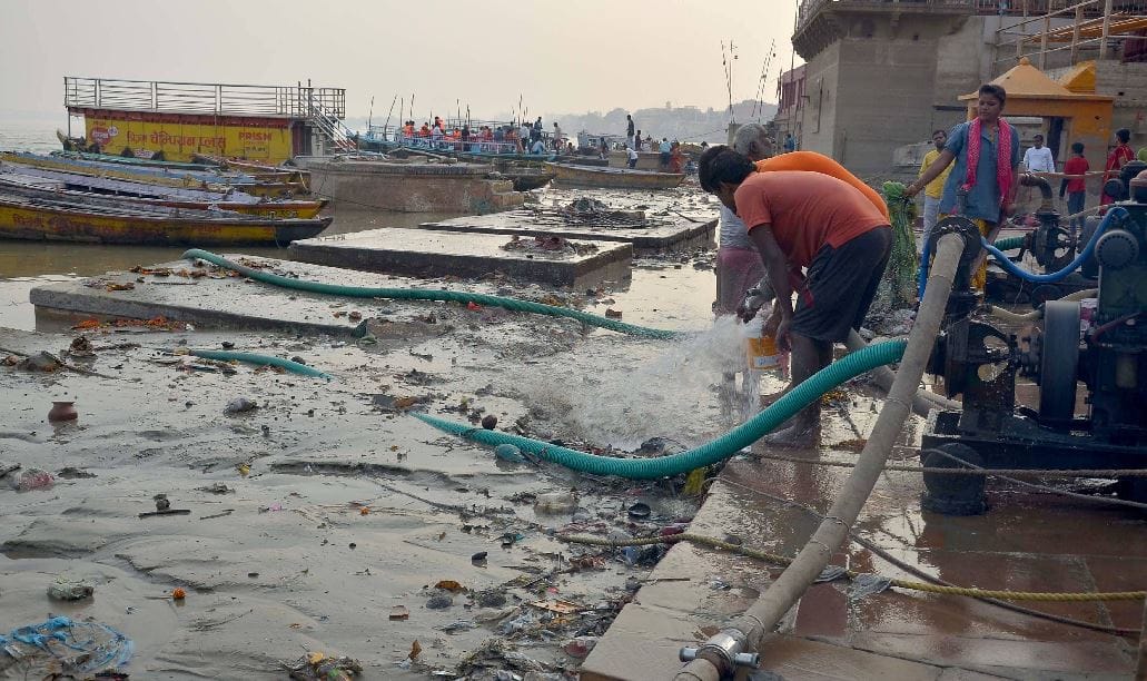 Chhath puja 2022 Bad condition of beautiful ghats of varanasi after flood 30 years later in this year