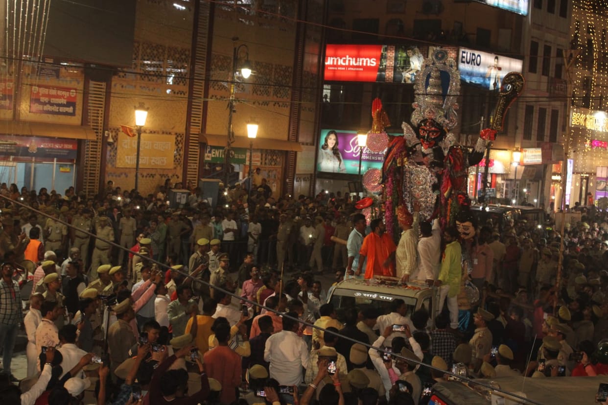 Immersion of Kali statue of Nav Sangha amidst tight security in varanasi