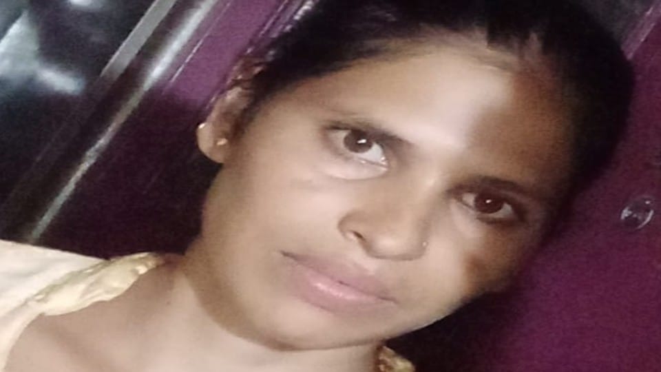 Married woman died in suspicious circumstances in mainpuri