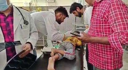 Churu woman jumps on railway track with two children in Bikaner