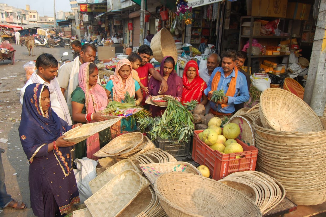Chhath begins with bathing, Kharna today