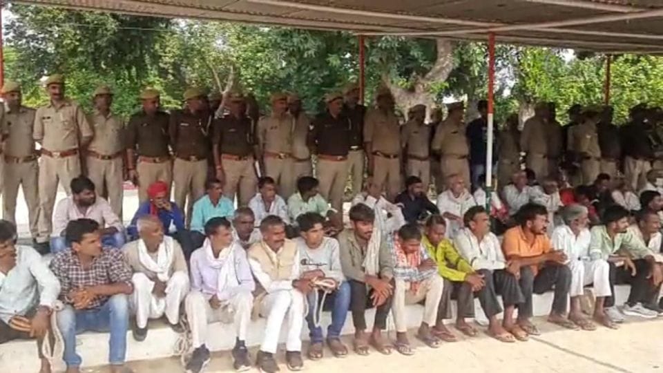 Police caught 107 wanted and warranties in mainpuri