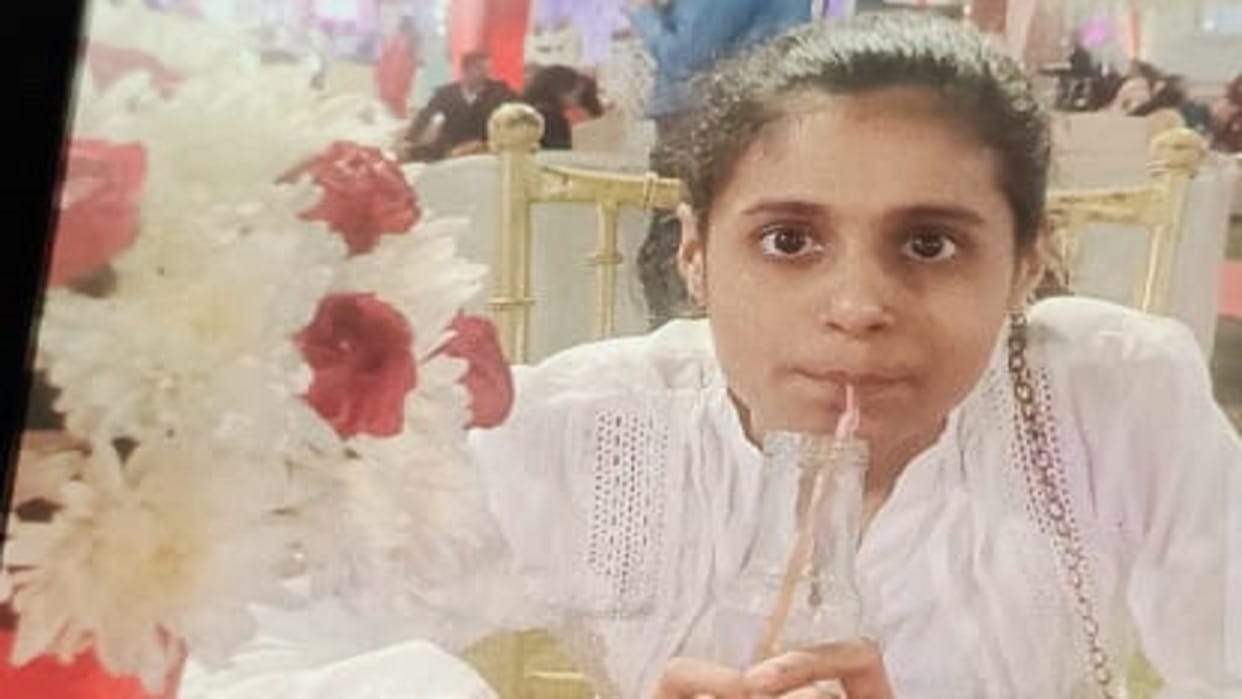 14-Year-Old Girl Dies While Enjoying Seesaw in Aligarh News in Hindi
