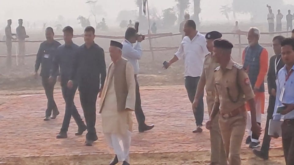 Maharashtra Governor Bhagat Singh Koshyari praised the Yogi government in Etah