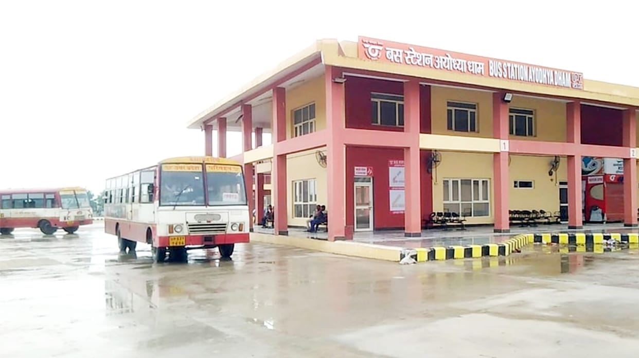 Train for kartik mela stop much time on platform, 120 extra bus runs on road