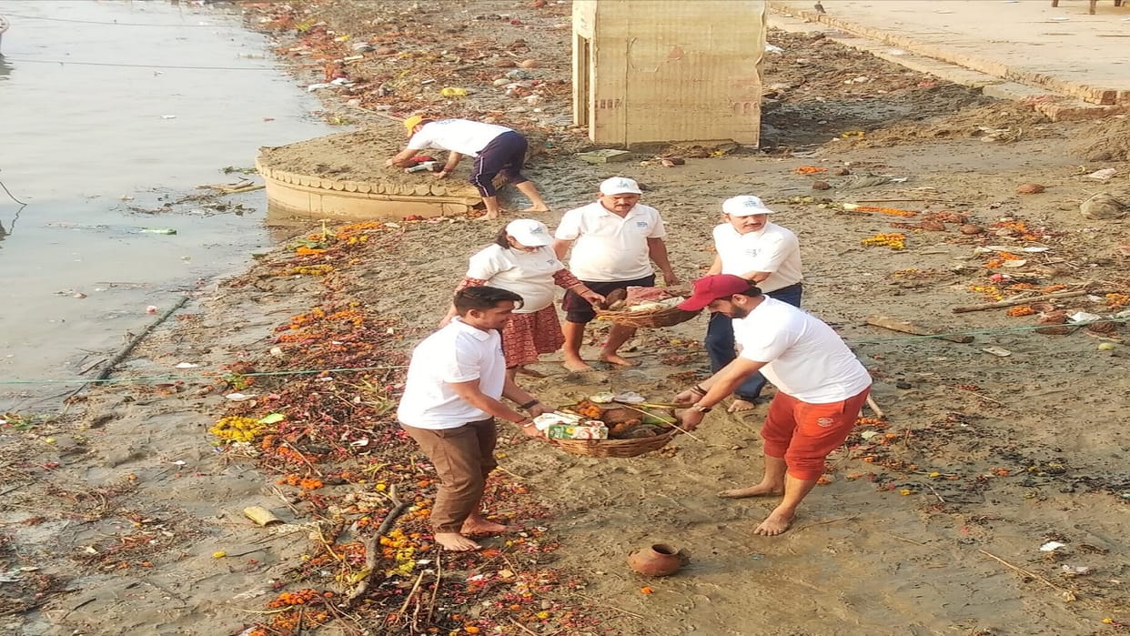 Namami Gange cleans Ganga Ghats before Dala Chhath Cleanliness campaign from Ganga Mahal to Scindia Ghat