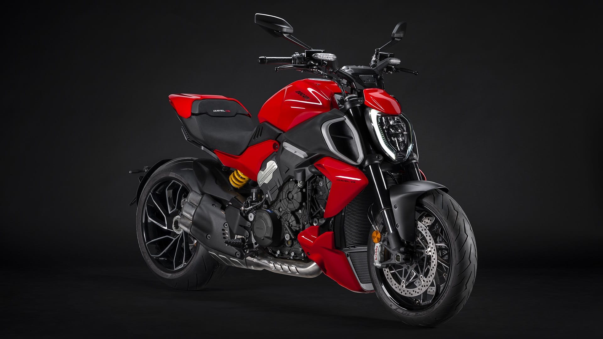 Ducati Unveils power cruiser Ducati Diavel V4 Know Engine Specs Features News in Hindi
