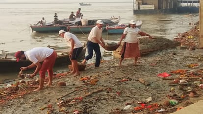 Namami Gange cleans Ganga Ghats before Dala Chhath Cleanliness campaign from Ganga Mahal to Scindia Ghat