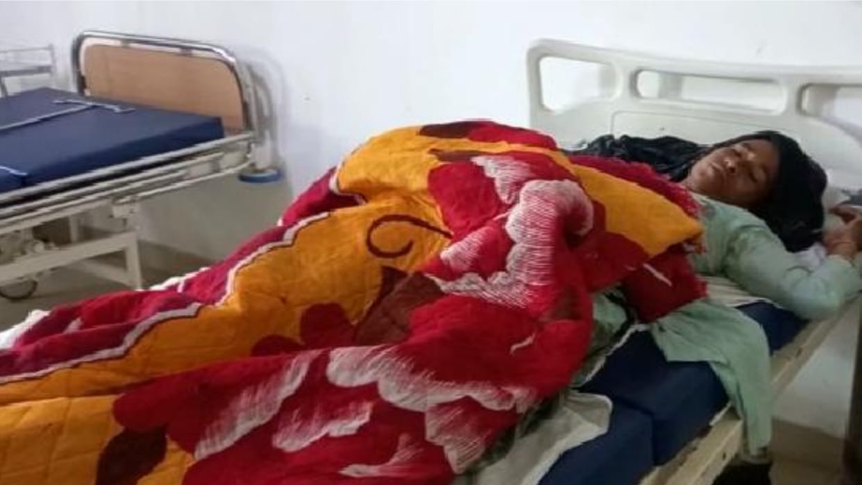 Saharanpur: Two women buried, injured due to falling while digging soil, accident happened in Barsati river