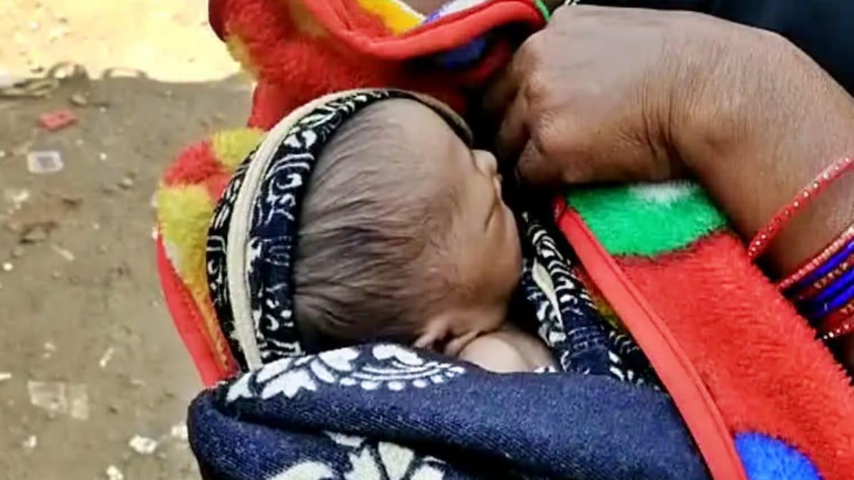 Newborn Alive Baby Declared Died by Hospital Doctors of Katni District News in Hindi