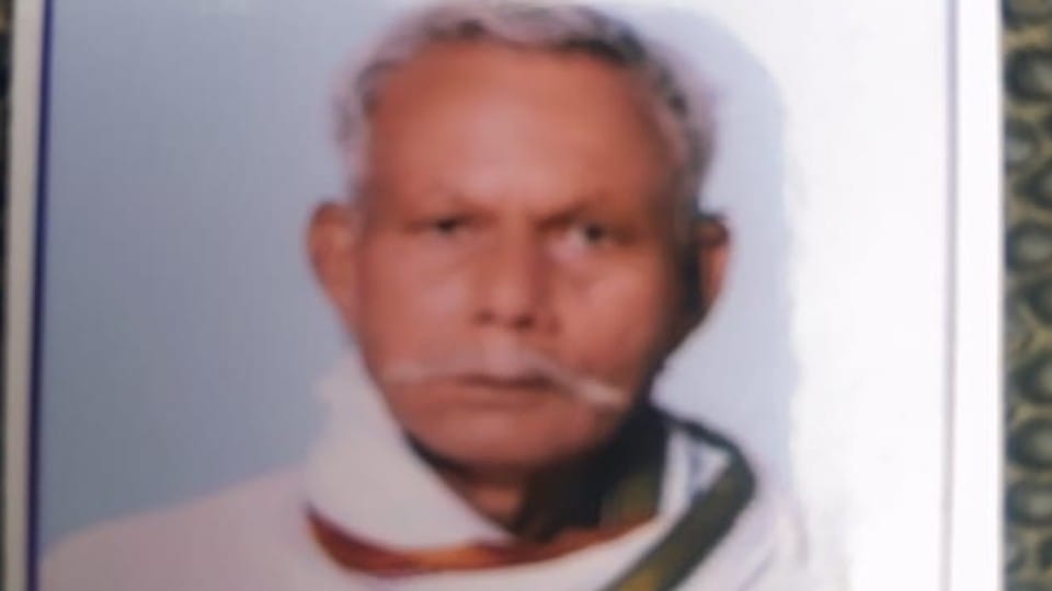 Farmer dies while queuing for DAP fertilizer in firozabad