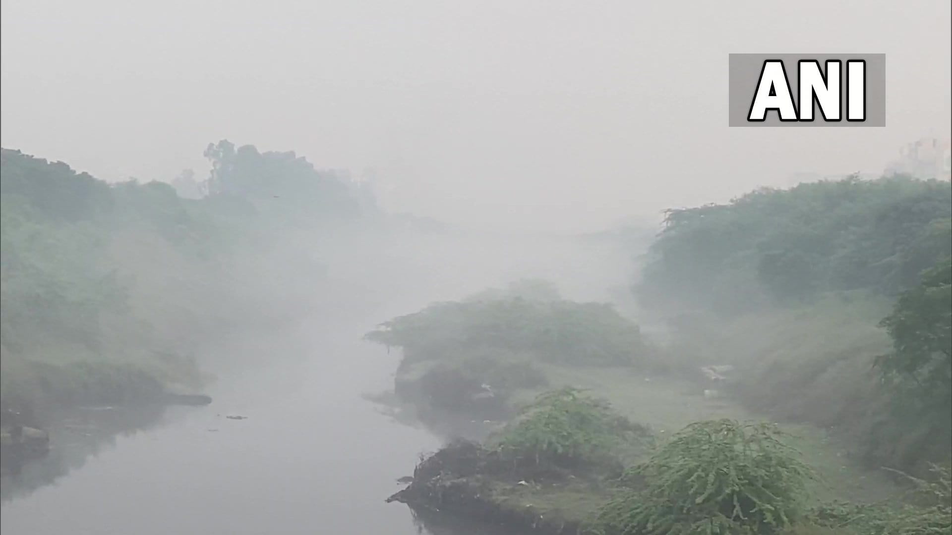 Delhi NCR AQI Today Delhi Air Quality Index Crossed 350 and AQI at 400 in Noida News in Hindi