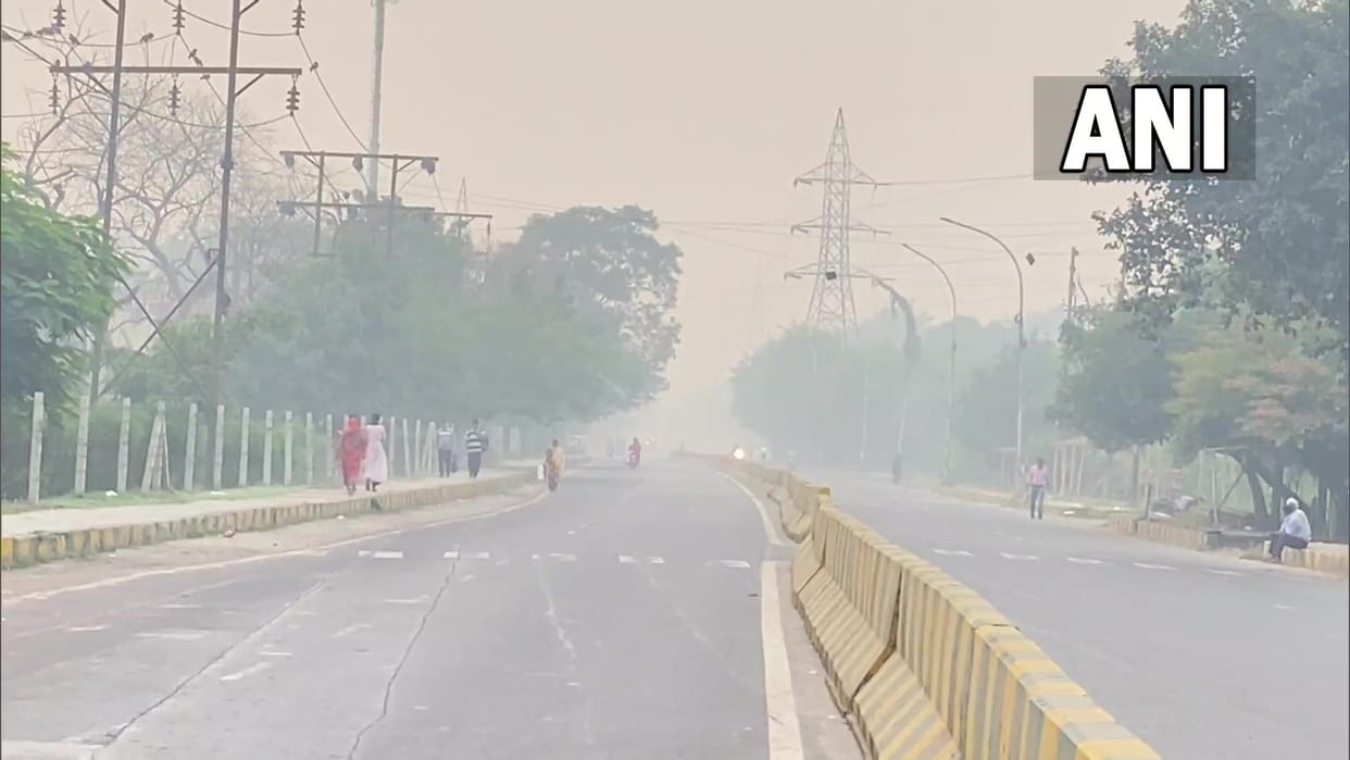 Delhi NCR AQI Today Delhi Air Quality Index Crossed 350 and AQI at 400 in Noida News in Hindi