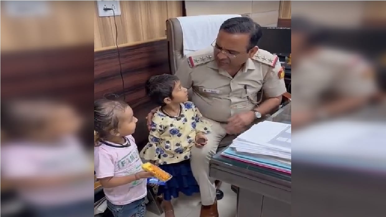Police found two children wandering on road in Sagarpur Delhi
