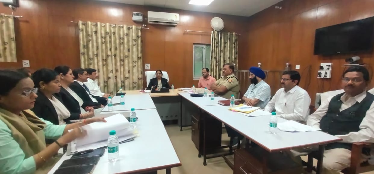 Discussion on making the National Lok Adalat to be held on November 12 a success