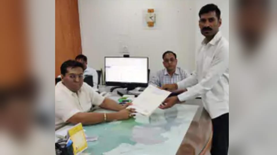 Absconding Liquor smuggler filed nomination for Zilla Parishad election in Rewari