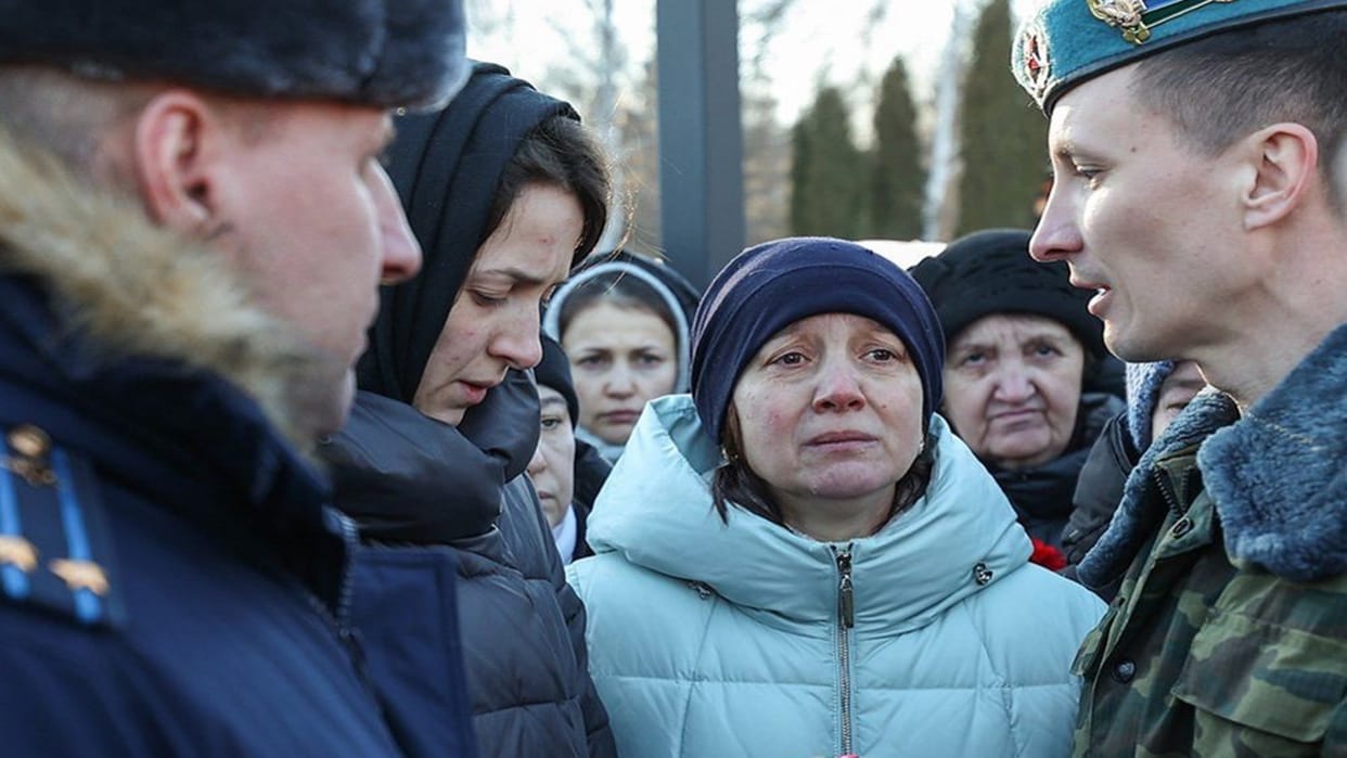 Russian women reporting their ex-husbands and lovers to military for compulsory military enlistment