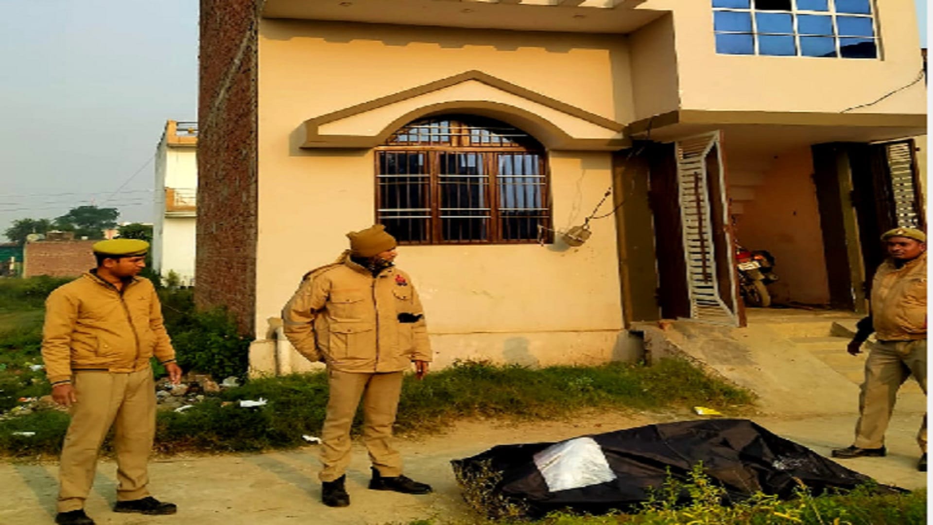 UP News:  a young man had hatched a conspiracy to burn his wife and mother-in-law alive.