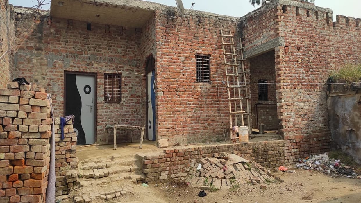 dead body was found hanging from scaffold on farm worker who came to relative house In Sambhal
