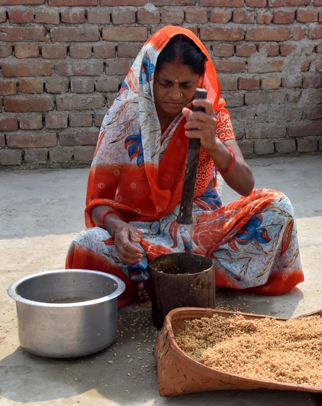 Chhath, the great festival of faith, started with bathing