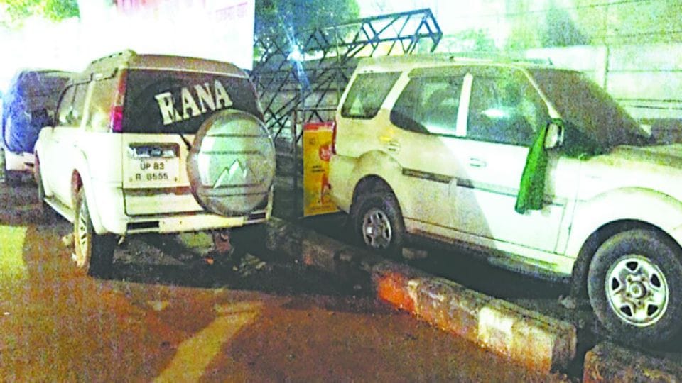 Dumping zone of seized and unclaimed vehicles will be made in Bainpur of Sikandra in Agra