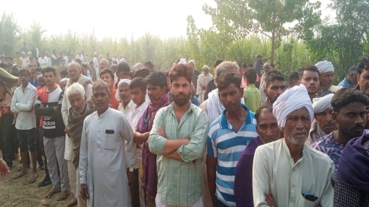 Shamli  woman was strangled to death after gang rape, semi-naked body was found lying in the field