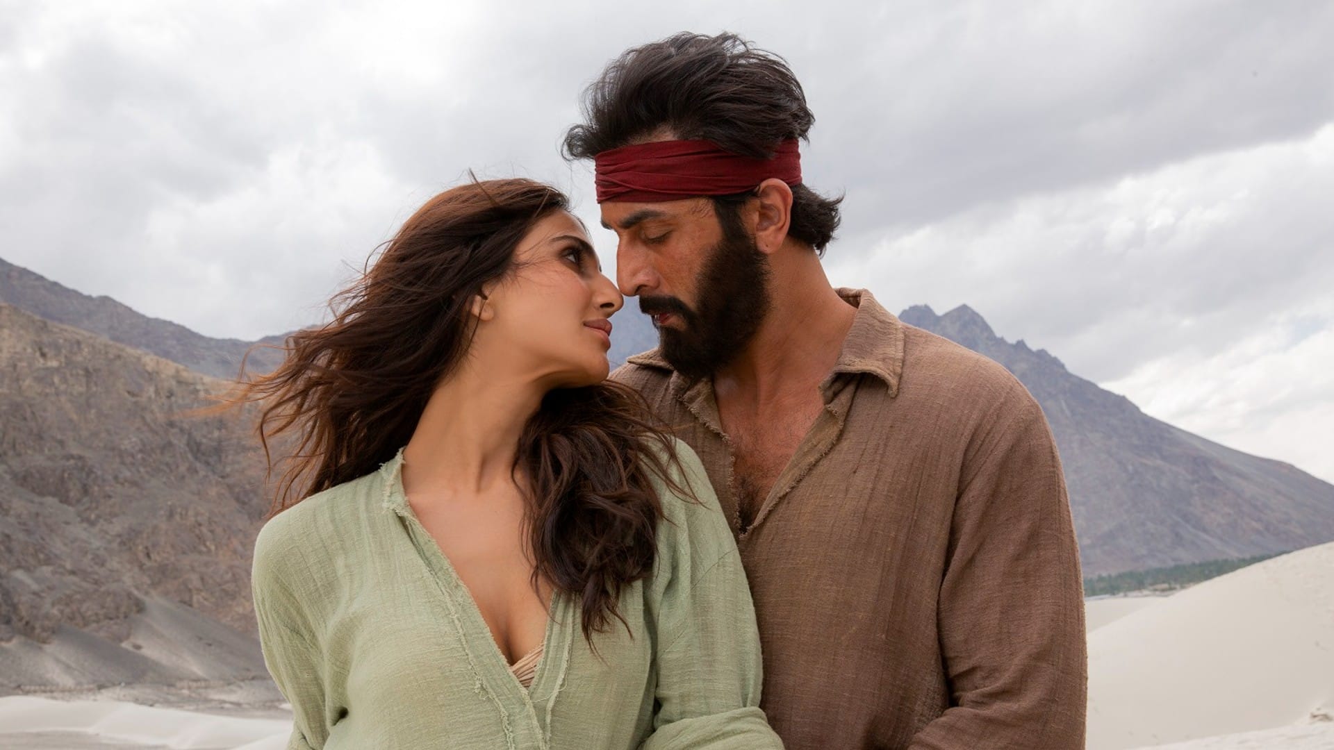 Before Pathaan Know These Stars Comeback film Report Card Ranbir Kapoor Shamshera to Aamir Laal Singh Chaddha